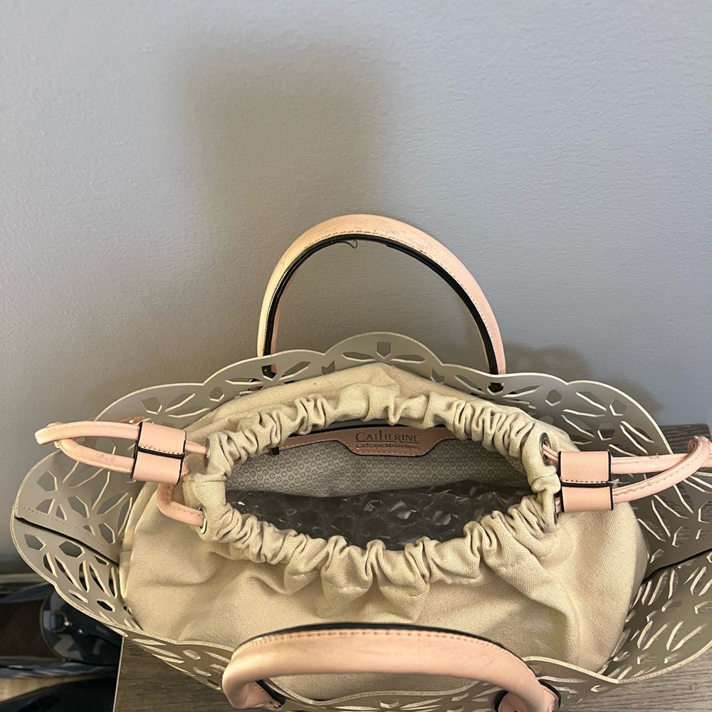 Catherine Malandrino Cream and Pink Cut-Out Tote with interior removable pouch - Picture 8 of 11